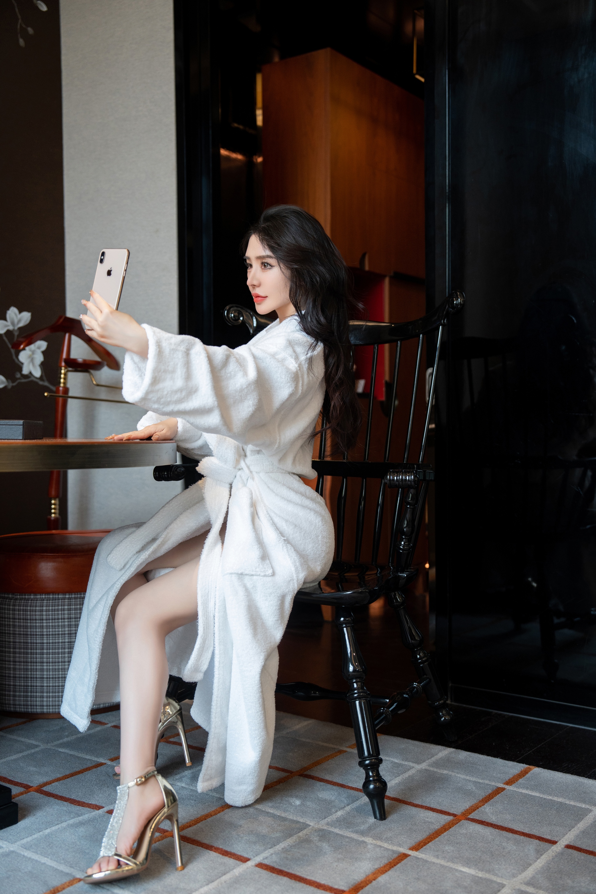 004.潘娇娇 – 内购无水印 VOL.220 巨乳核弹[63P]-XikXak